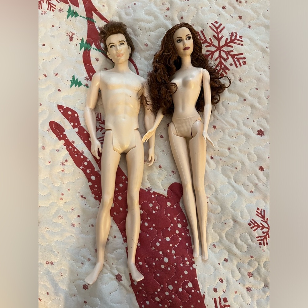 TWILIGHT SERIES EDWARD CULLEN AND VICTORIA ECLIPSE OR BELLA BARBIE DOLLS LOT